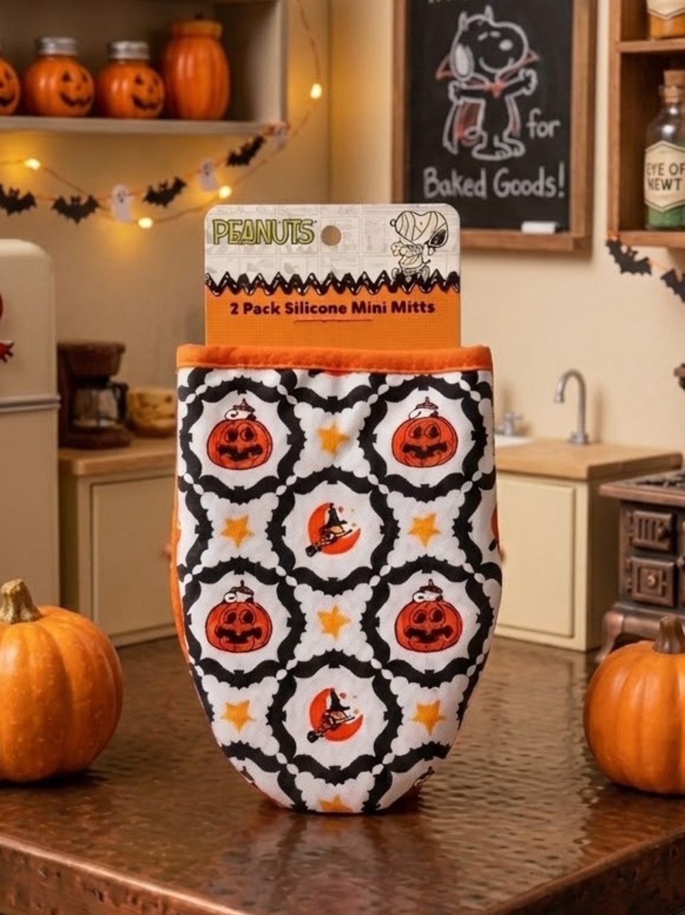 Peanuts Halloween Silicone Mini Mitts in Orange and Black